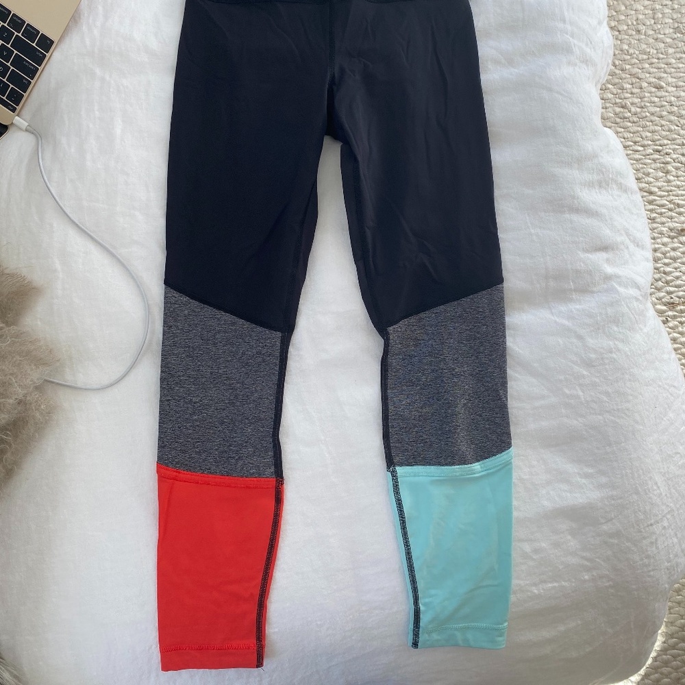 Lululemon Multi Color Leggings size 6